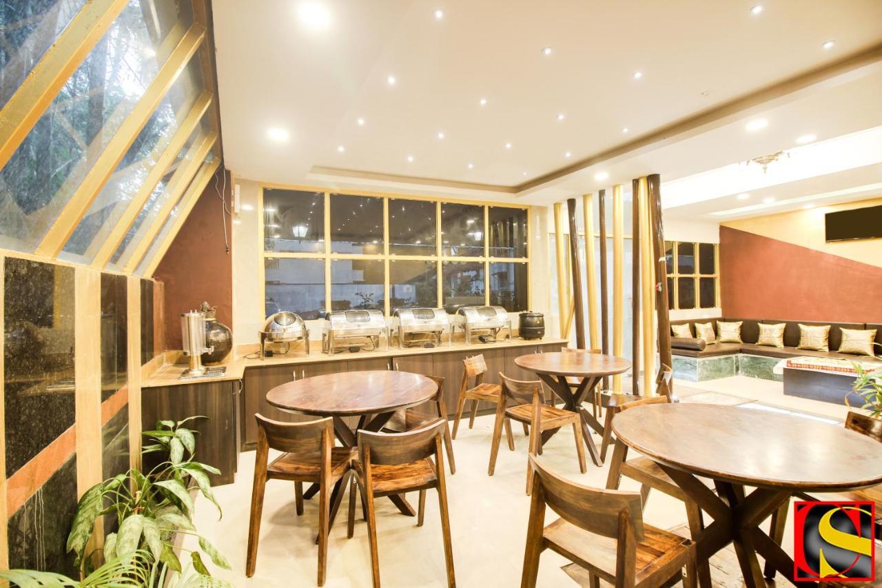 Hotel Candolim Sands Exterior foto