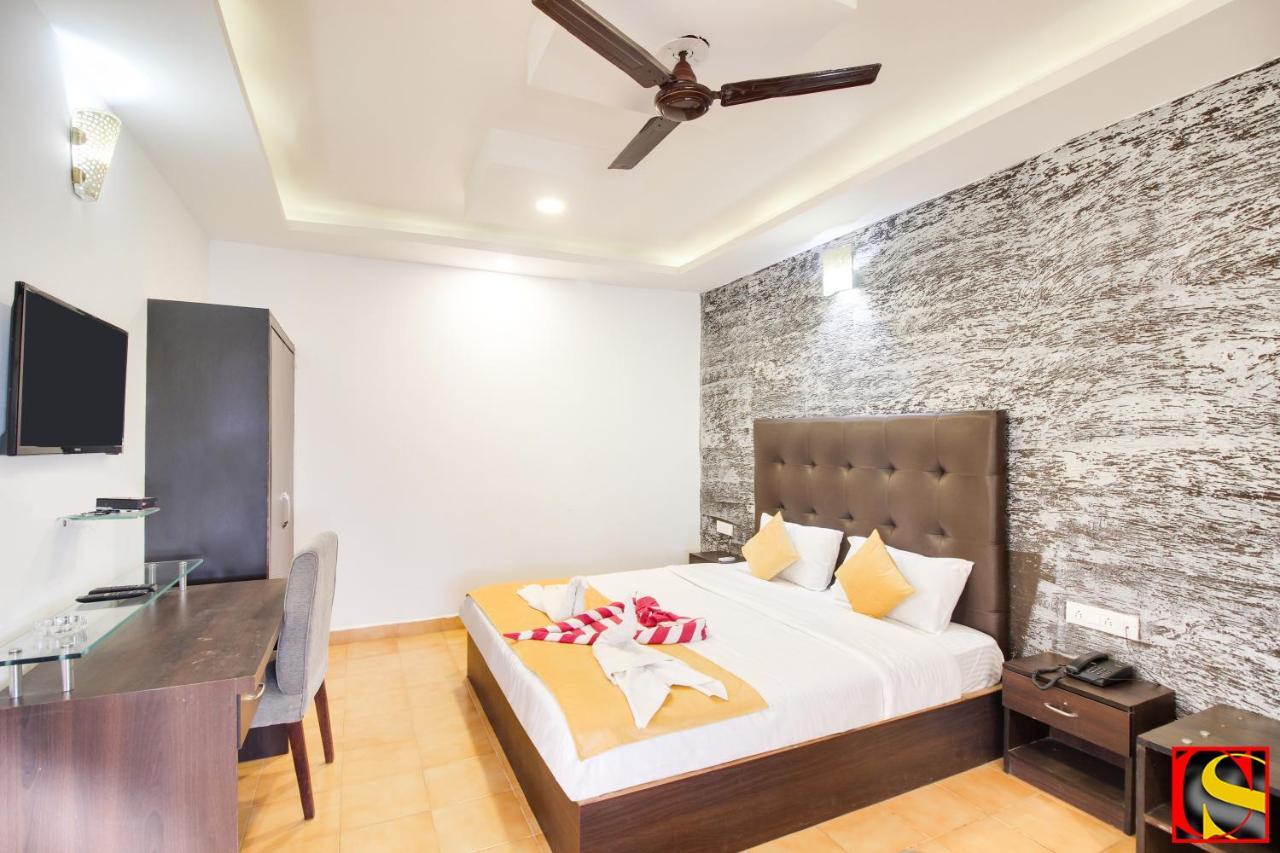 Hotel Candolim Sands Exterior foto