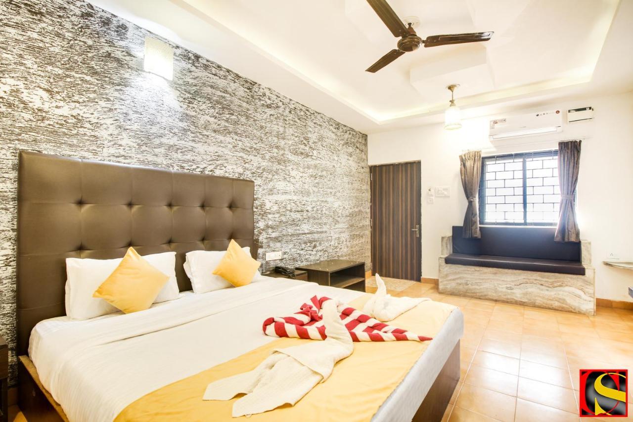 Hotel Candolim Sands Exterior foto