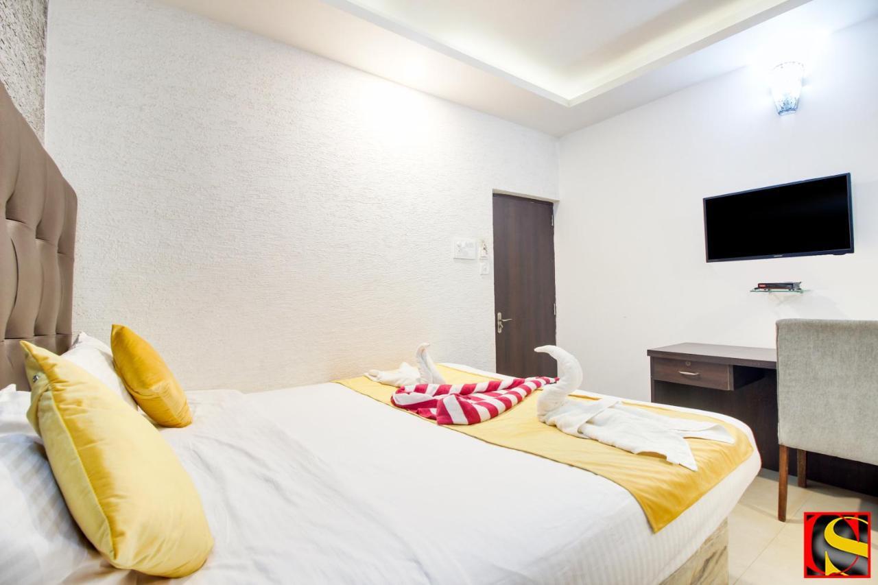 Hotel Candolim Sands Exterior foto